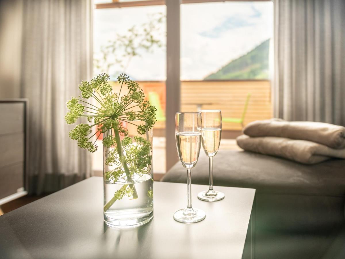Der Sonnberg Alpinlodges - Apartments Mit Seeblick, Privater Sauna Und Self Check-In ツェル アム ゼー エクステリア 写真