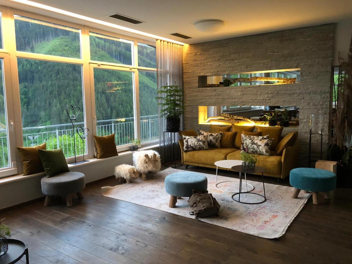 Der Sonnberg Alpinlodges - Apartments Mit Seeblick, Privater Sauna Und Self Check-In ツェル アム ゼー エクステリア 写真
